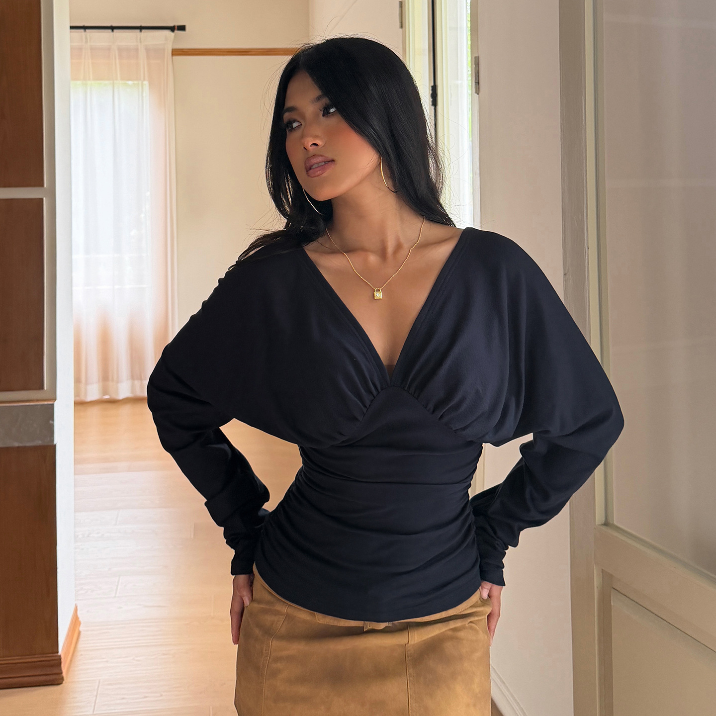 Winter Clothes - Eleganckie bluzki z dekoltem w serek,