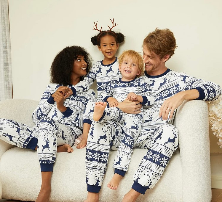 Świąteczne rodzinne piżamy z n – Winter Clothing Looks recenzja i cena