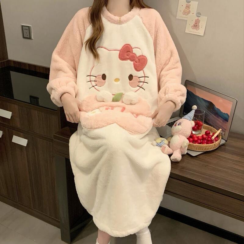Zimowa koszula nocna Hello Kit – Winter Clothes recenzja i cena